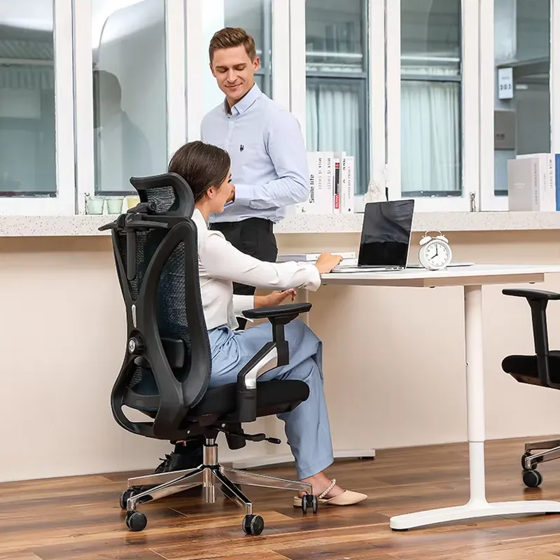 Wytrzymałe, nowoczesne krzesła – Office Tech Chair recenzja i cena