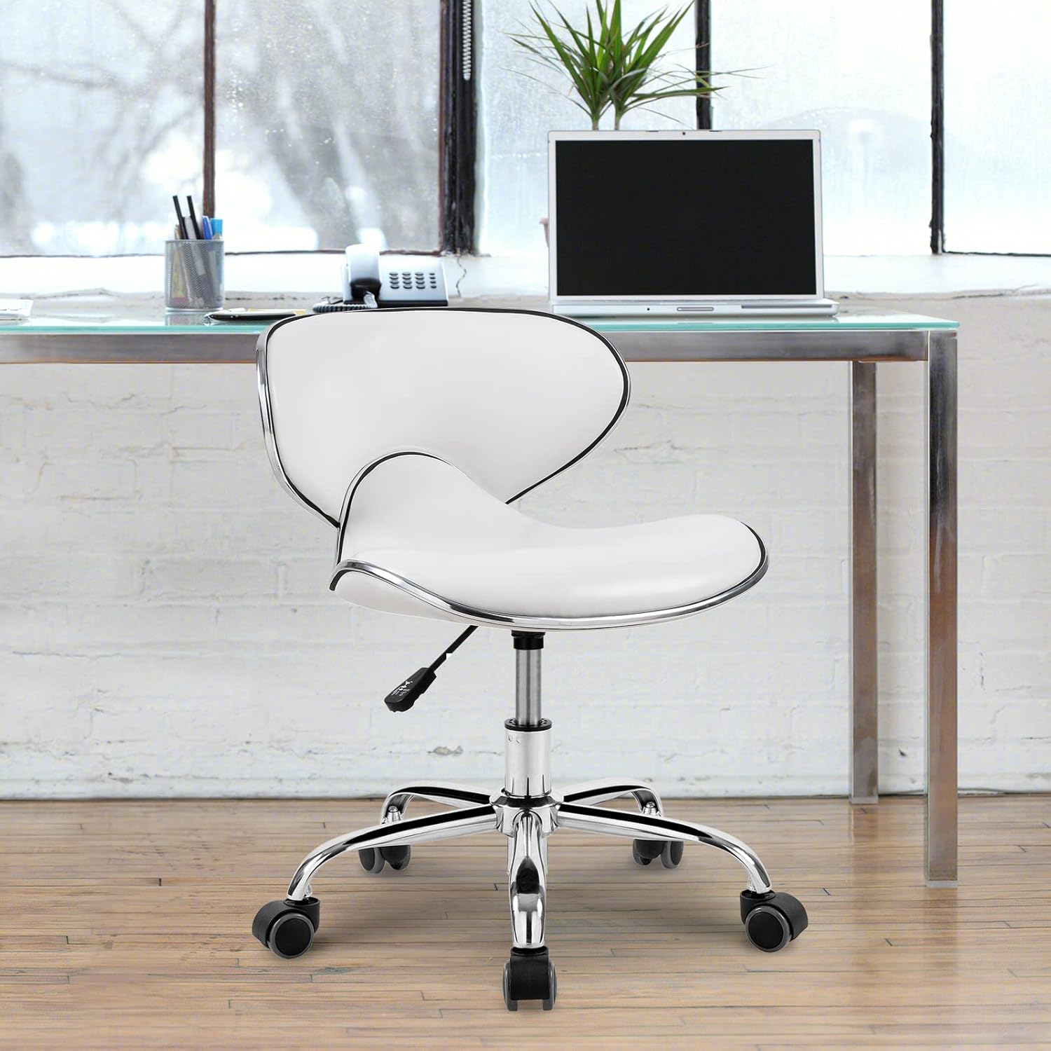 Fotel do pedicure dla stylistk – Office Tech Chair recenzja i cena